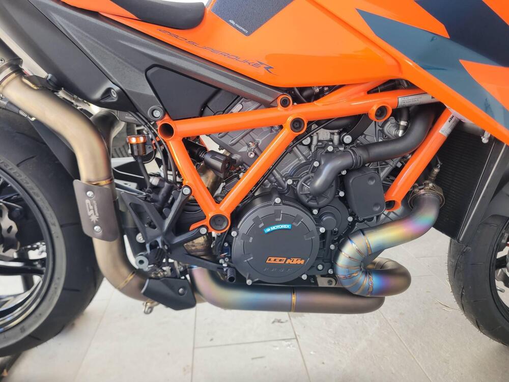 KTM 1290 Super Duke R (2021) (10)