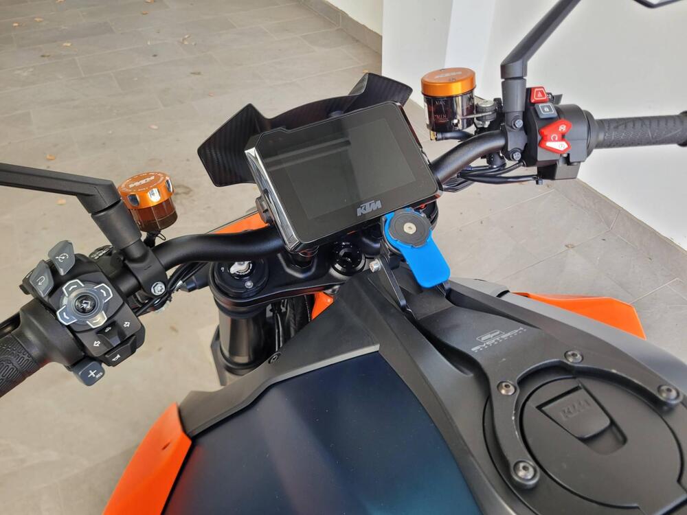 KTM 1290 Super Duke R (2021) (11)