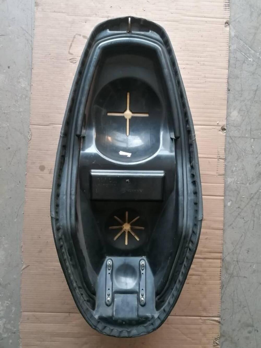 SELLA ZENZERO 350 Benelli (2)