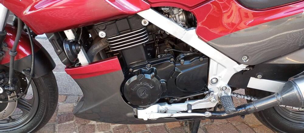 Kawasaki GPZ500S (11)