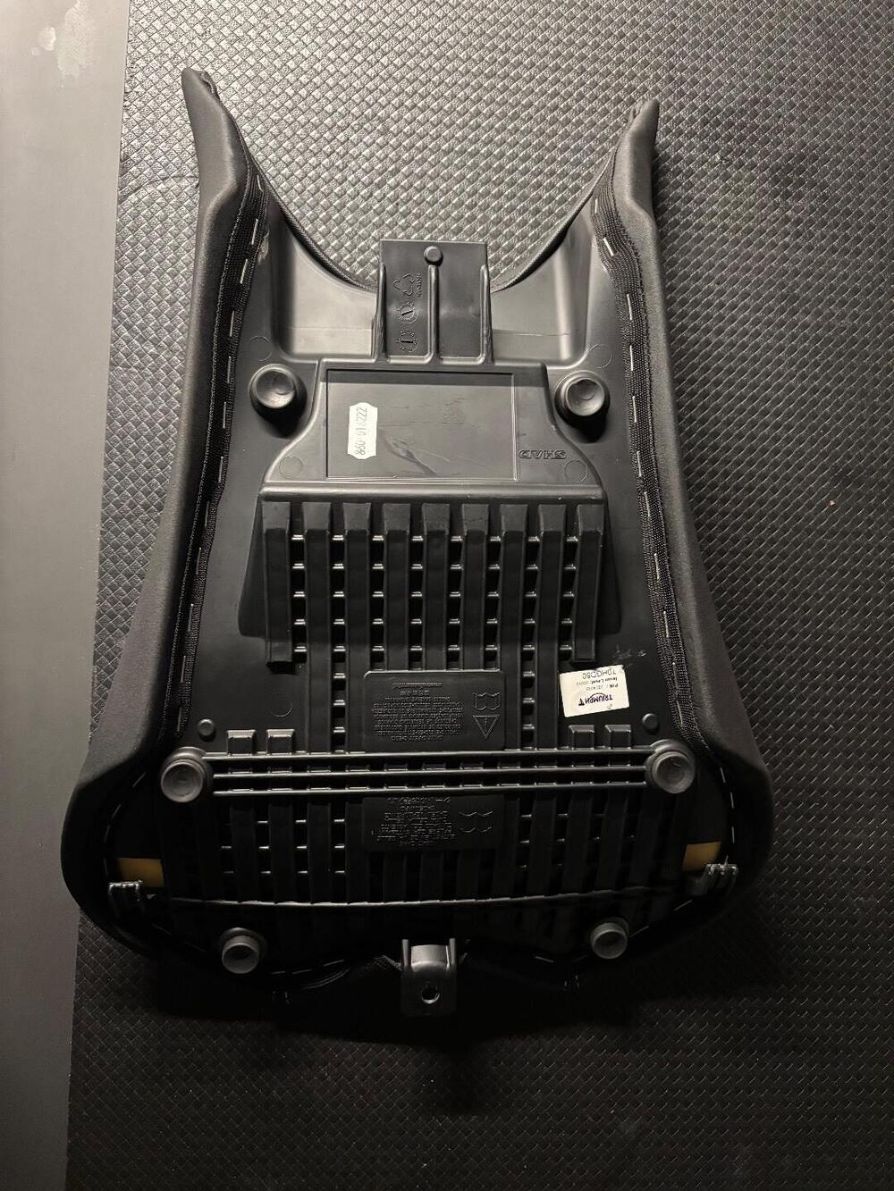 Sella Ribassata -28mm, Originale A9648073, Triumph (4)