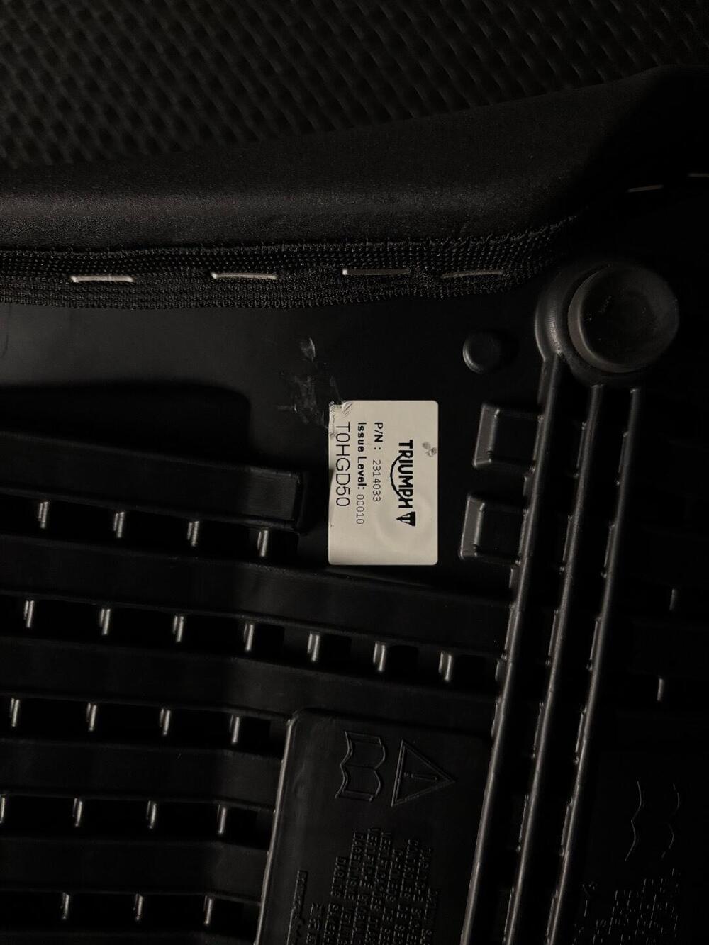 Sella Ribassata -28mm, Originale A9648073, Triumph (5)