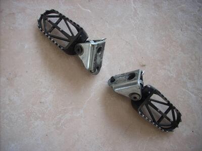 PEDANE ANTERIORI SXV Aprilia