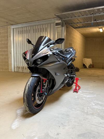 Yamaha YZF R1 (2012 - 14) usata