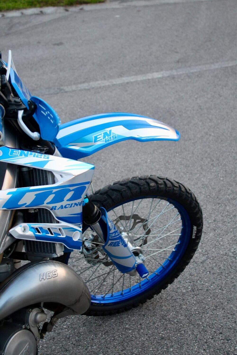 Tm Moto EN 125 (2017) (2)