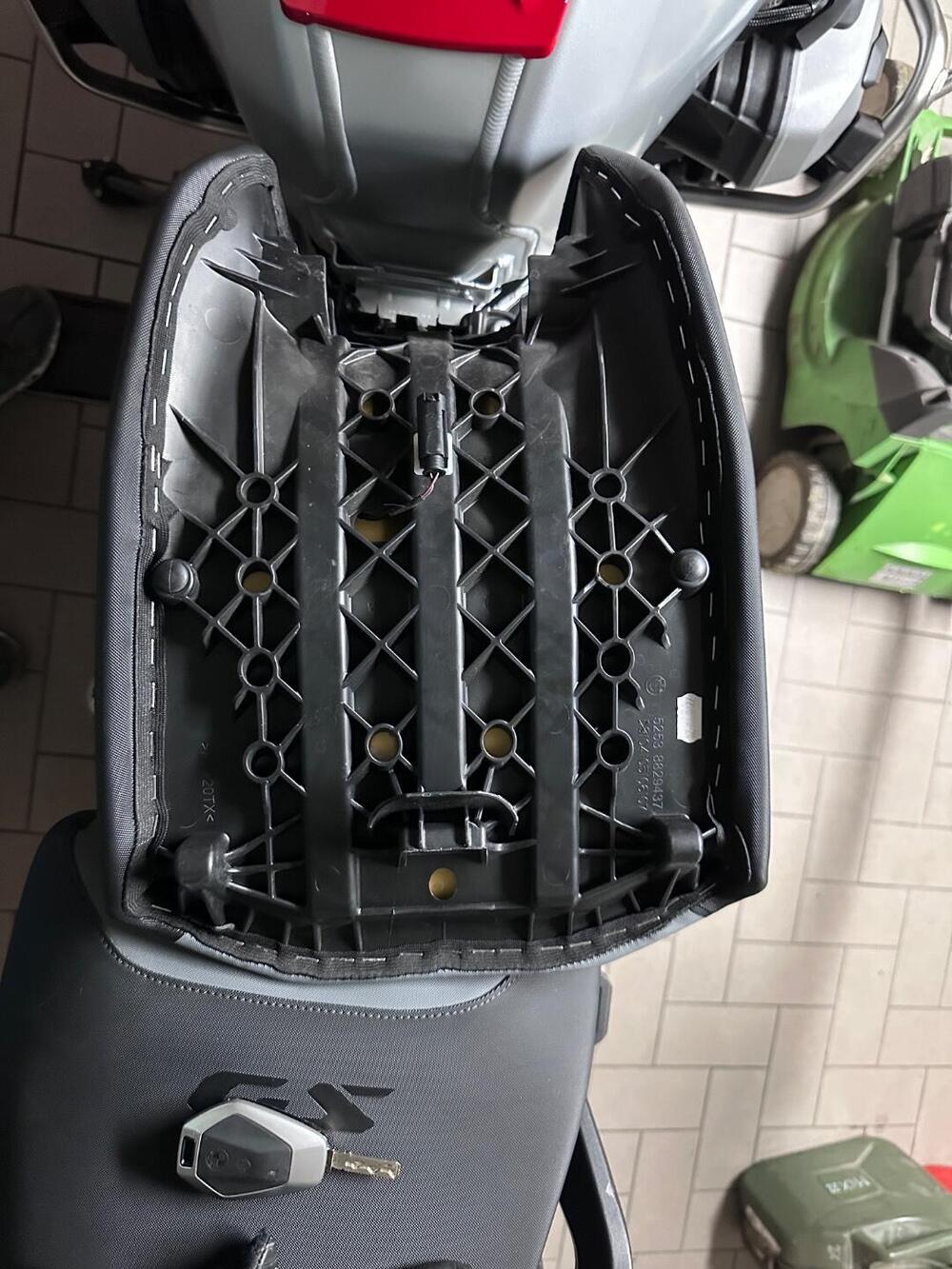 Sella ribassata BMW 1300 Gs adventure (3)