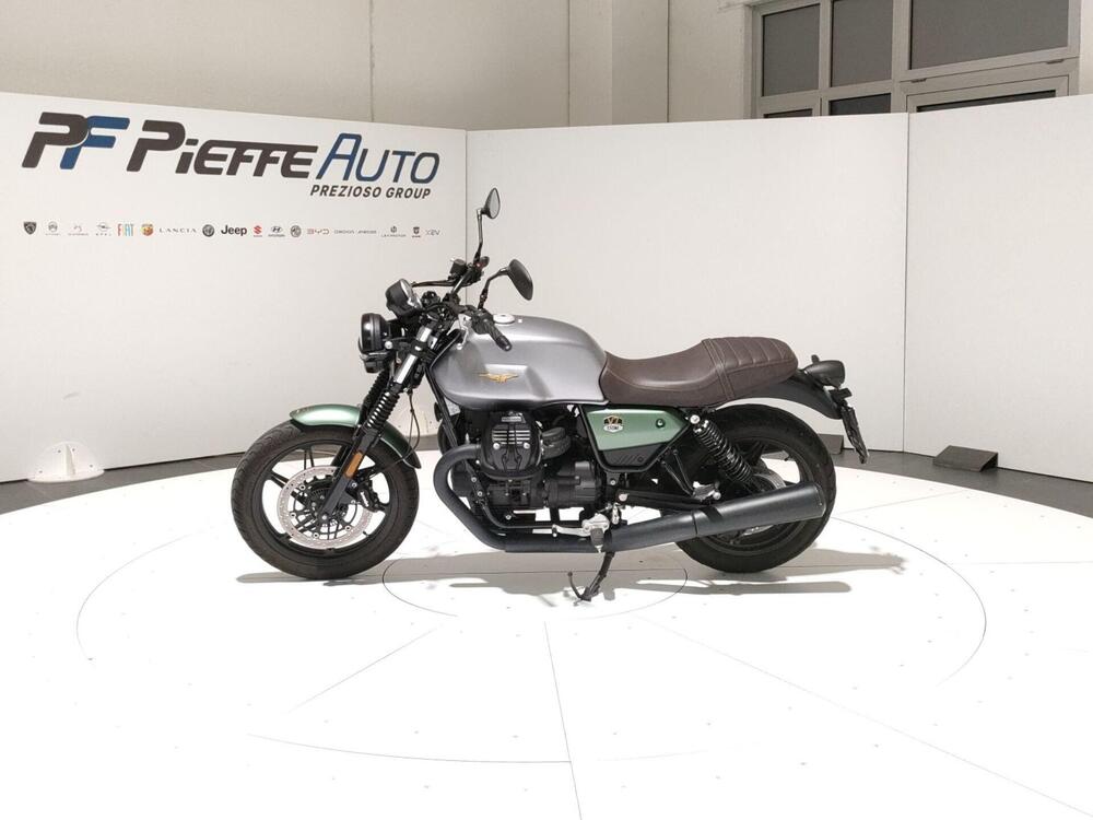 Moto Guzzi V7 Stone Centenario (2021 - 22) (2)