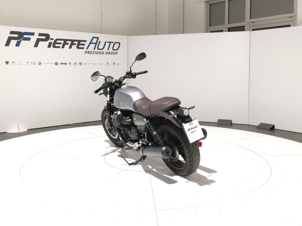 Moto Guzzi V7 Stone Centenario (2021 - 22) (3)