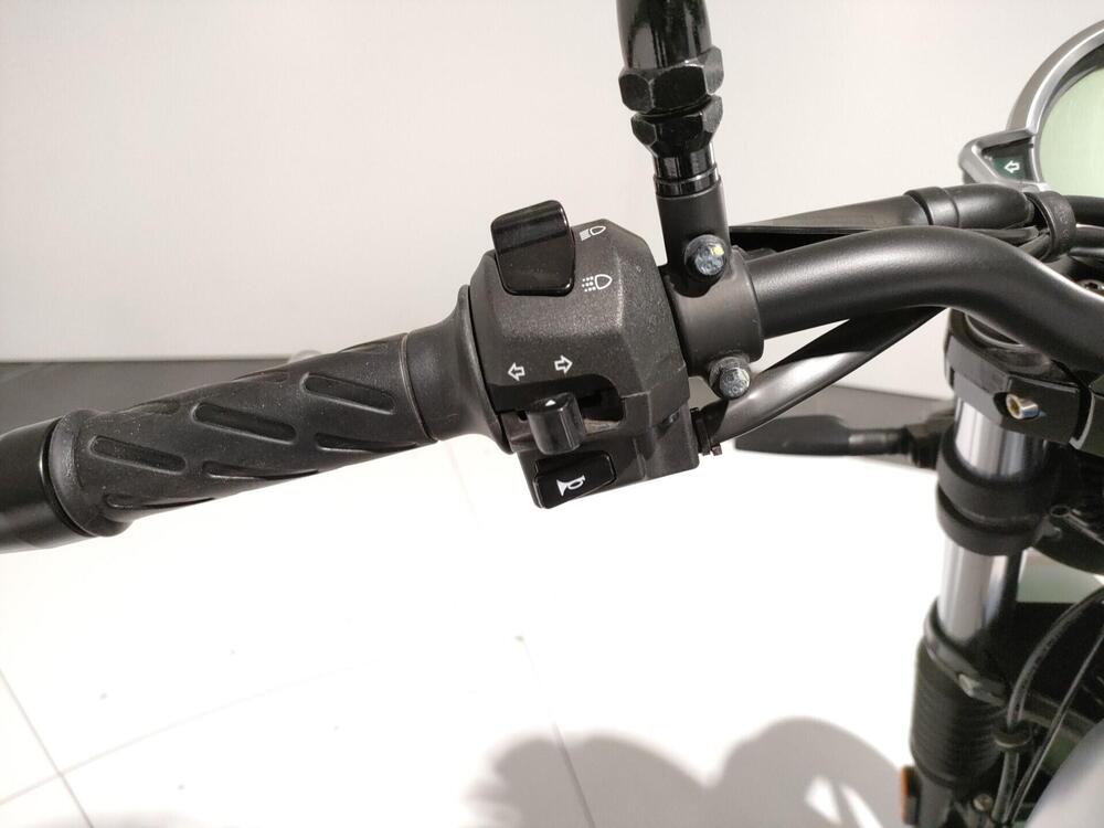 Moto Guzzi V7 Stone Centenario (2021 - 22) (19)