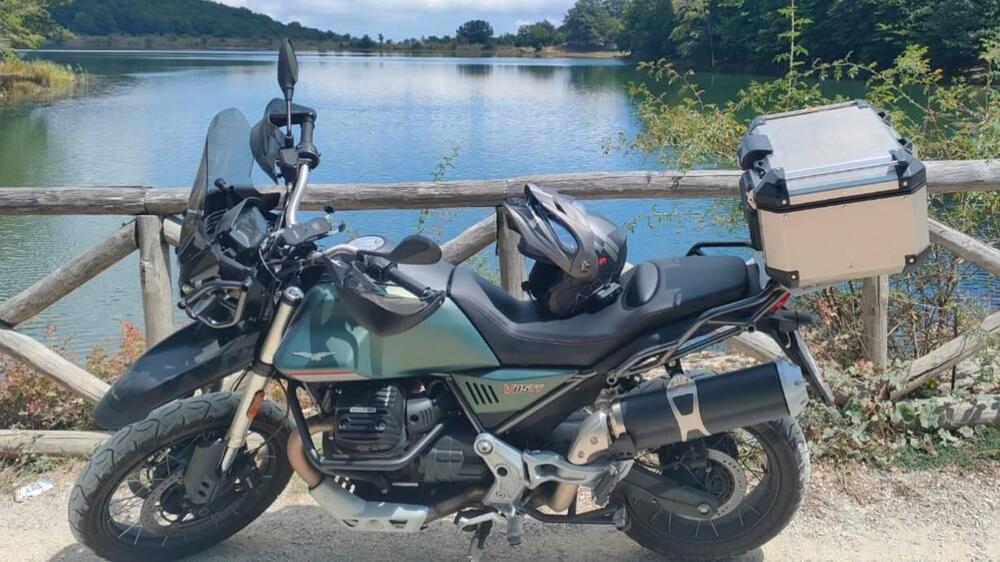 Moto Guzzi V85 TT (2021 - 23) (3)