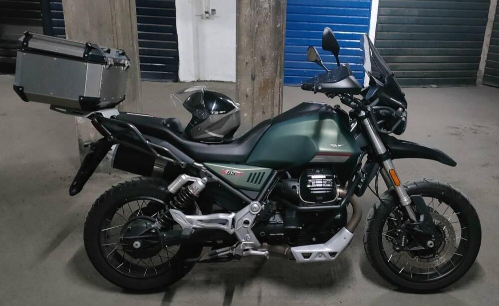 Moto Guzzi V85 TT (2021 - 23) (4)