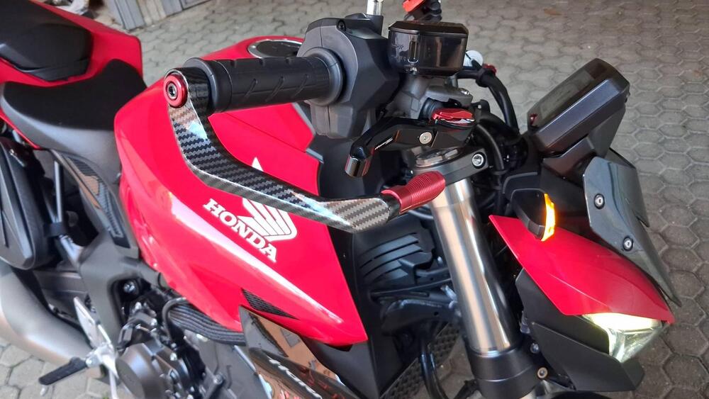 Honda CB 750 Hornet (2025) (3)