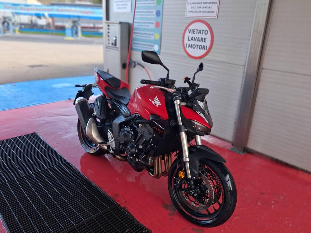 Honda CB 750 Hornet (2025) (6)