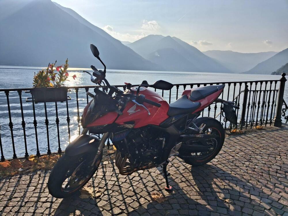 Honda CB 750 Hornet (2025) (7)