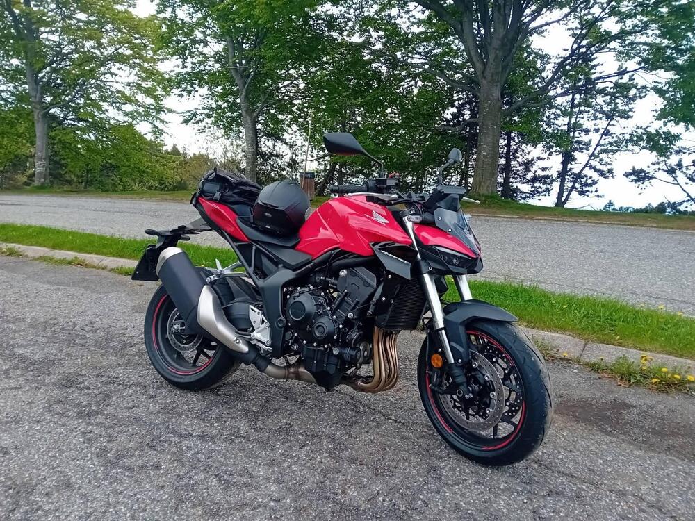 Honda CB 750 Hornet (2025) (13)