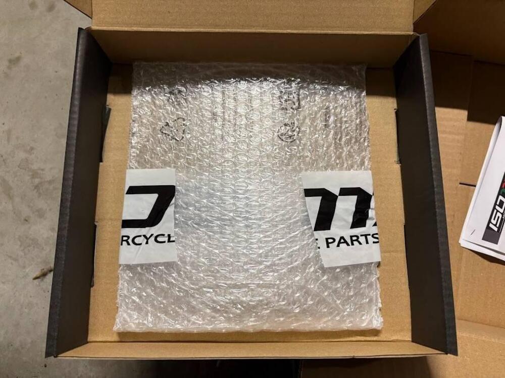 Parafanale a sgancio rapido per BMW R 1300 GS Isotta (4)