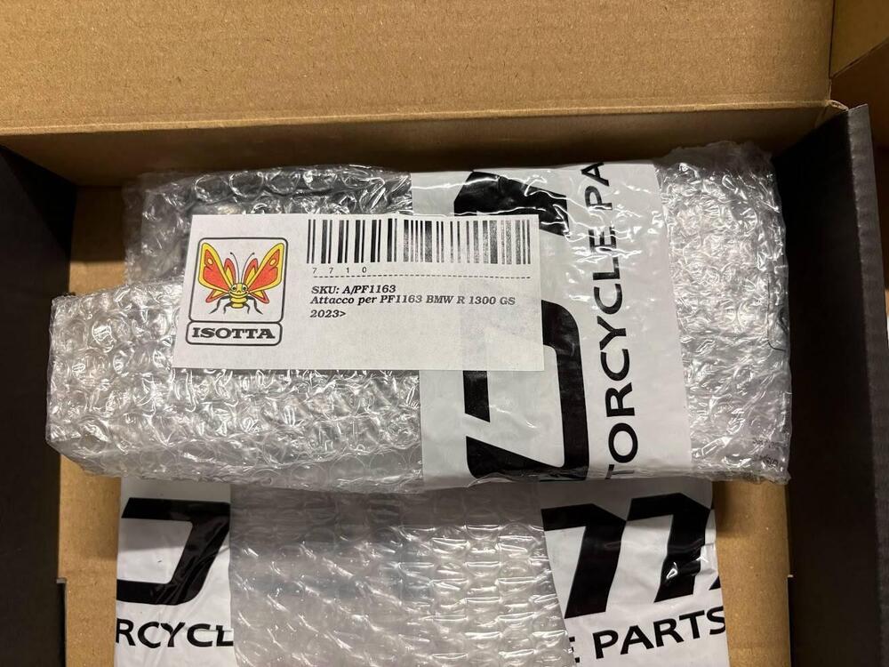 Parafanale a sgancio rapido per BMW R 1300 GS Isotta (5)
