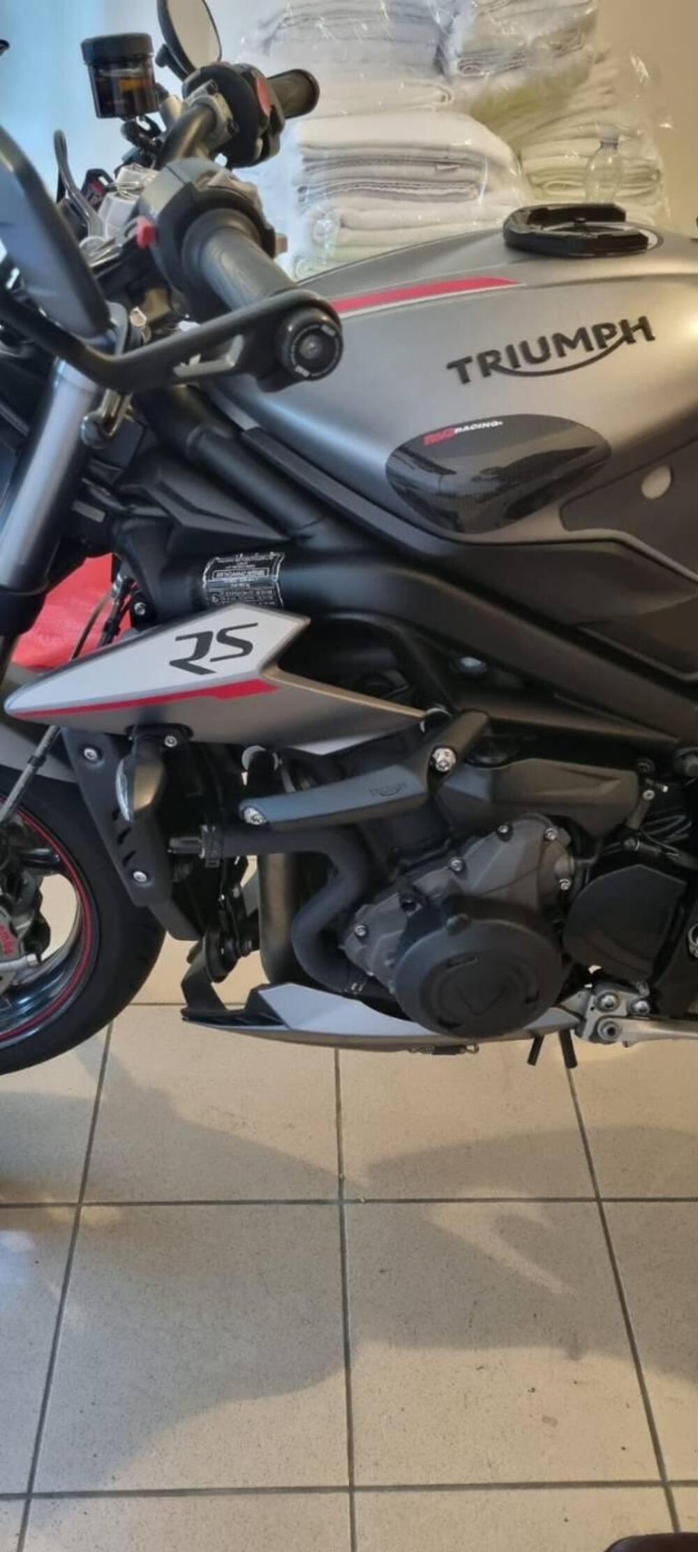 Triumph Street Triple RS (2017 - 19) (3)
