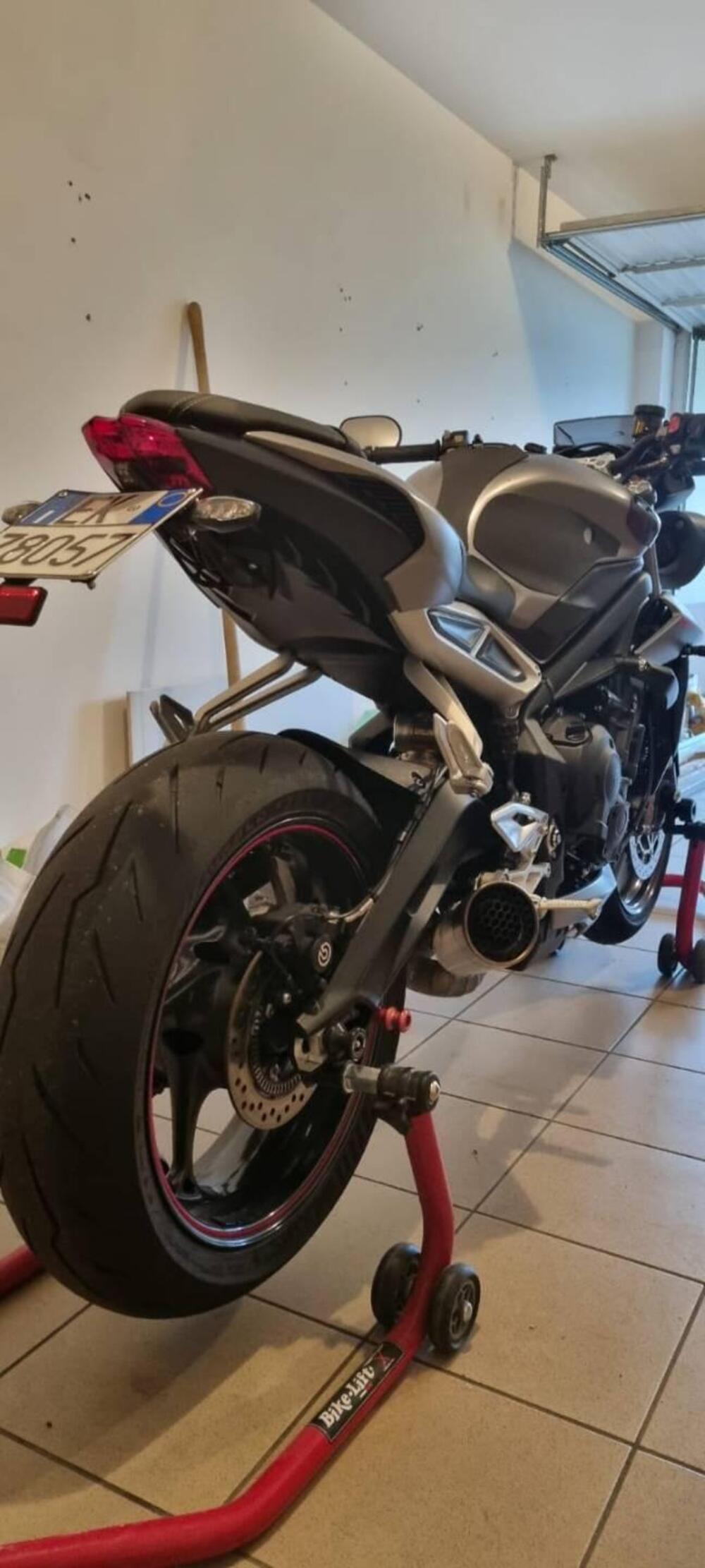 Triumph Street Triple RS (2017 - 19) (4)