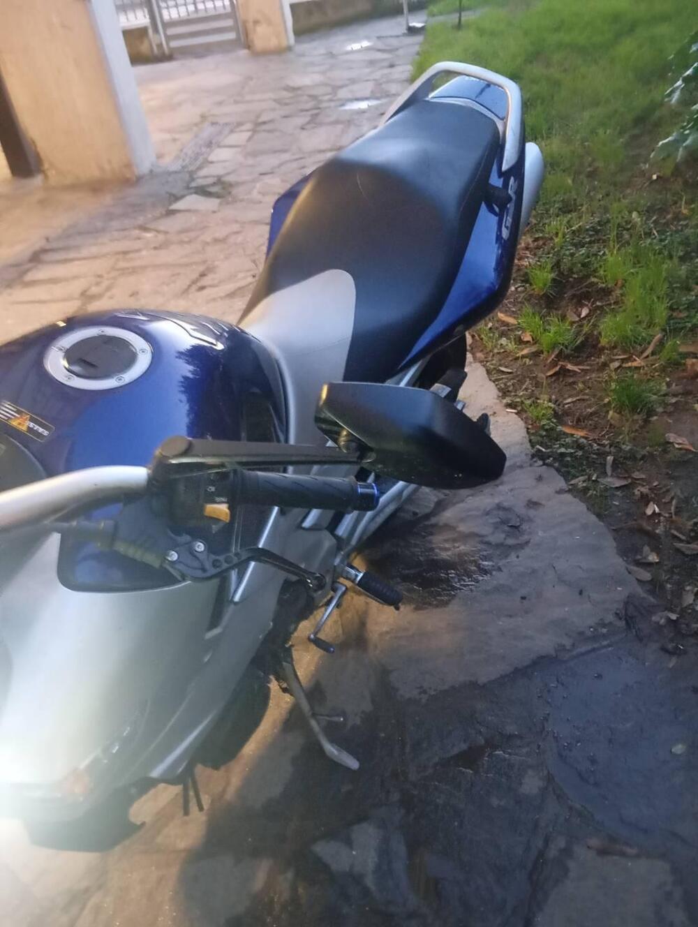 Suzuki GSR 600 (2006 - 11) (8)