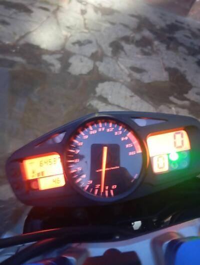 Suzuki GSR 600 (2006 - 11) usata