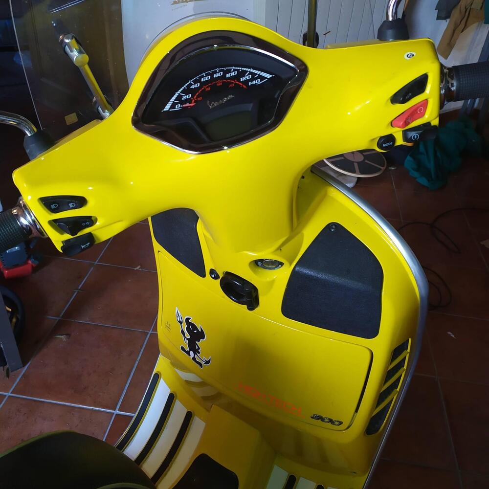 Vespa GTS 300 Super Sport Hpe (2021 - 22) (4)