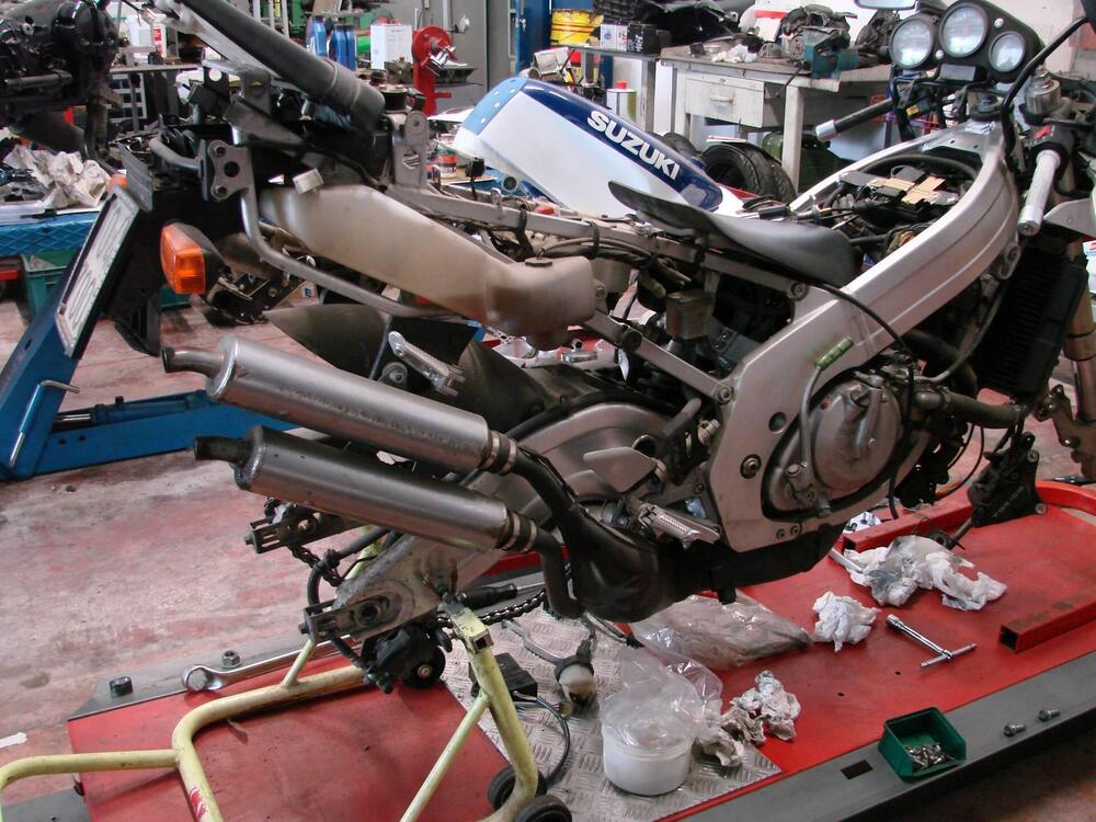 Suzuki RGV 250 (12)