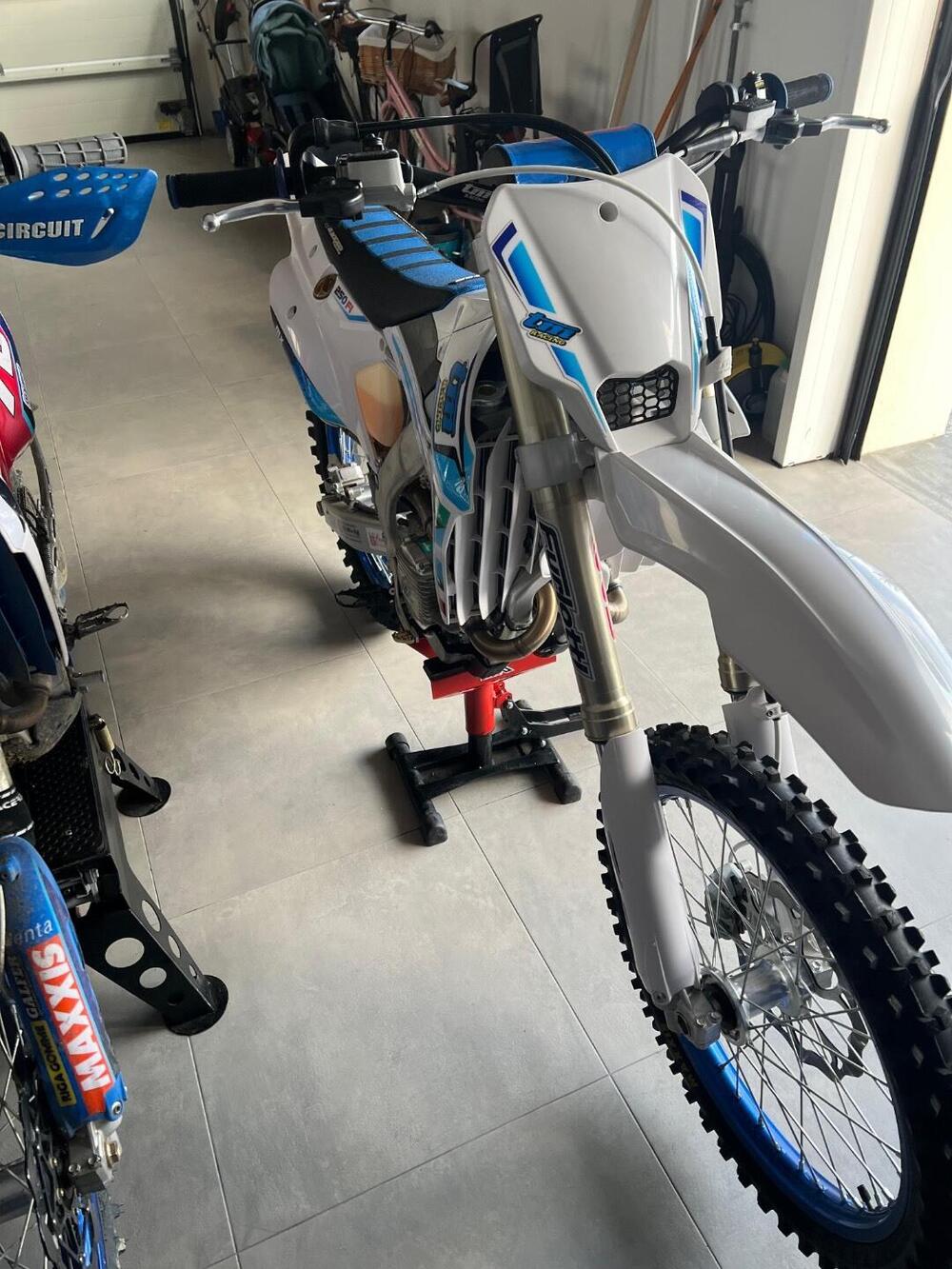 Tm Moto MX 250 ES Fi 4T (2023) (6)