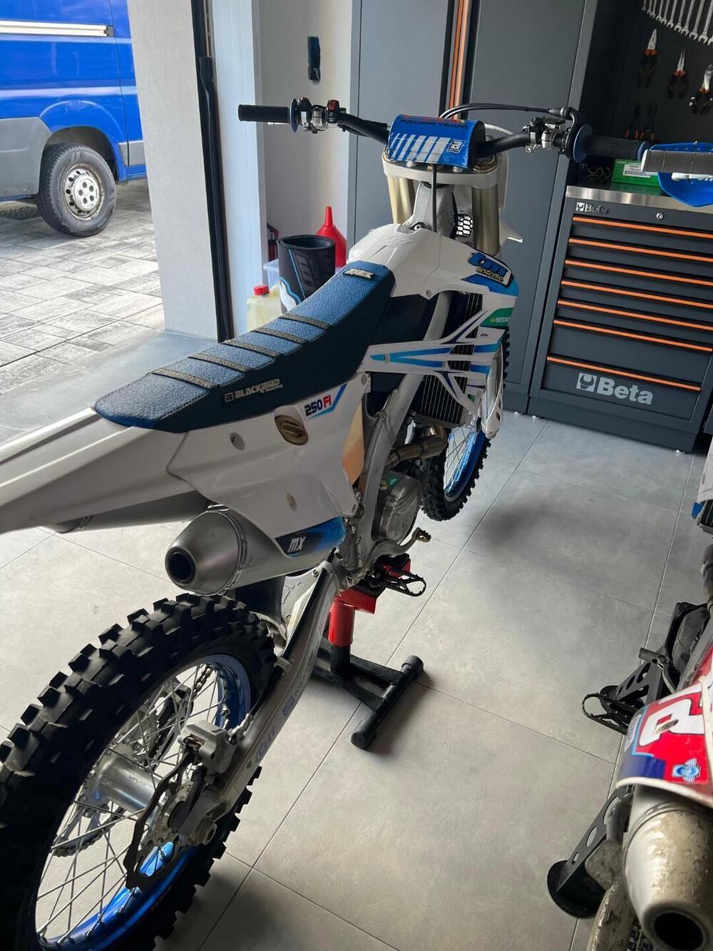 Tm Moto MX 250 ES Fi 4T (2023) (7)