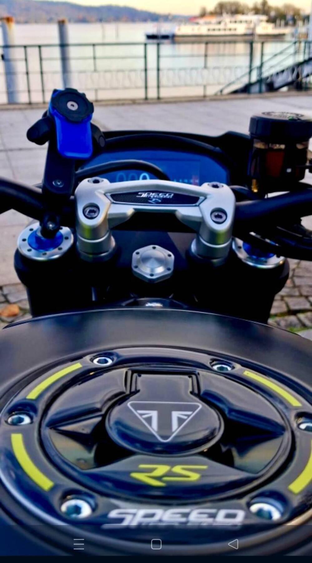 Triumph Speed Triple 1050 RS (2018 - 20) (4)