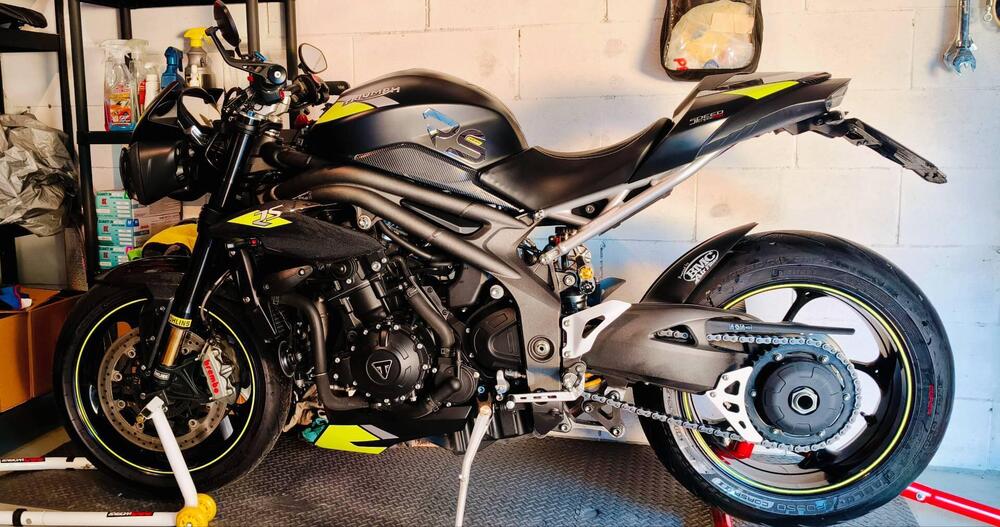 Triumph Speed Triple 1050 RS (2018 - 20) (9)