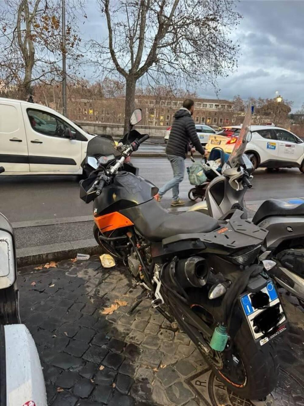 KTM 990 Supermoto T (2009 - 11) (5)