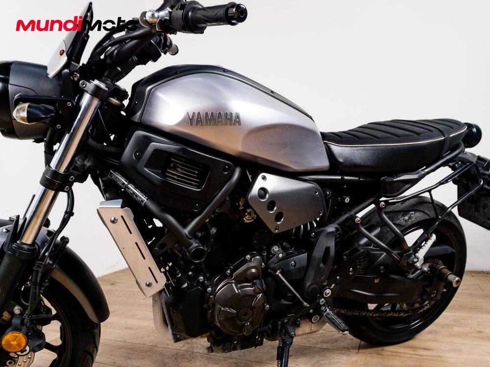 Yamaha XSR 700 (2021) (9)