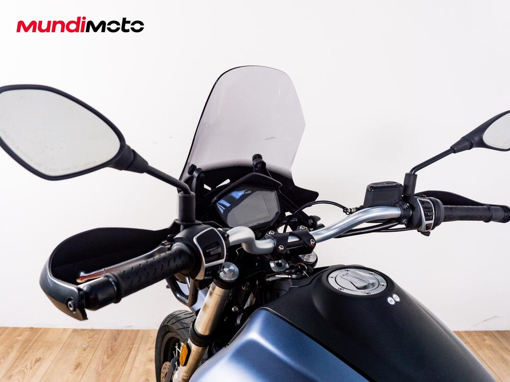 Moto Guzzi V85 TT (2024 - 26) (11)