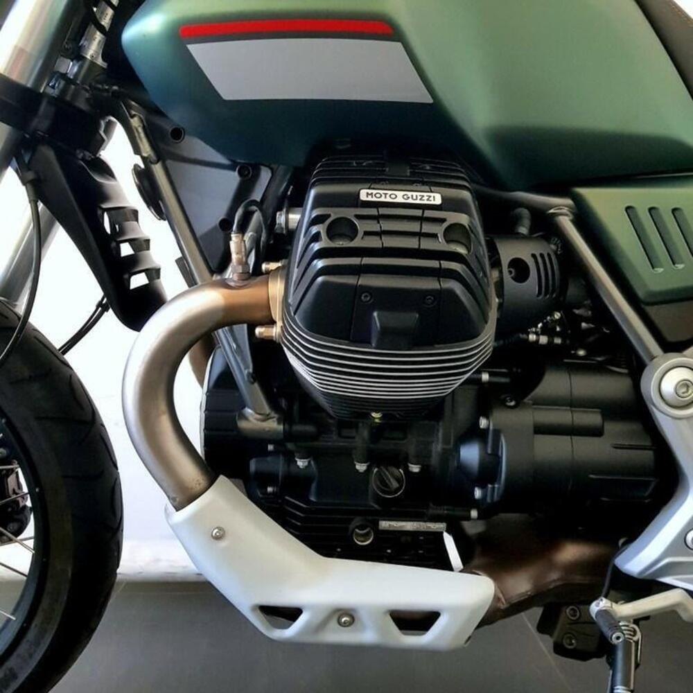 Moto Guzzi V85 TT (2021 - 23) (10)