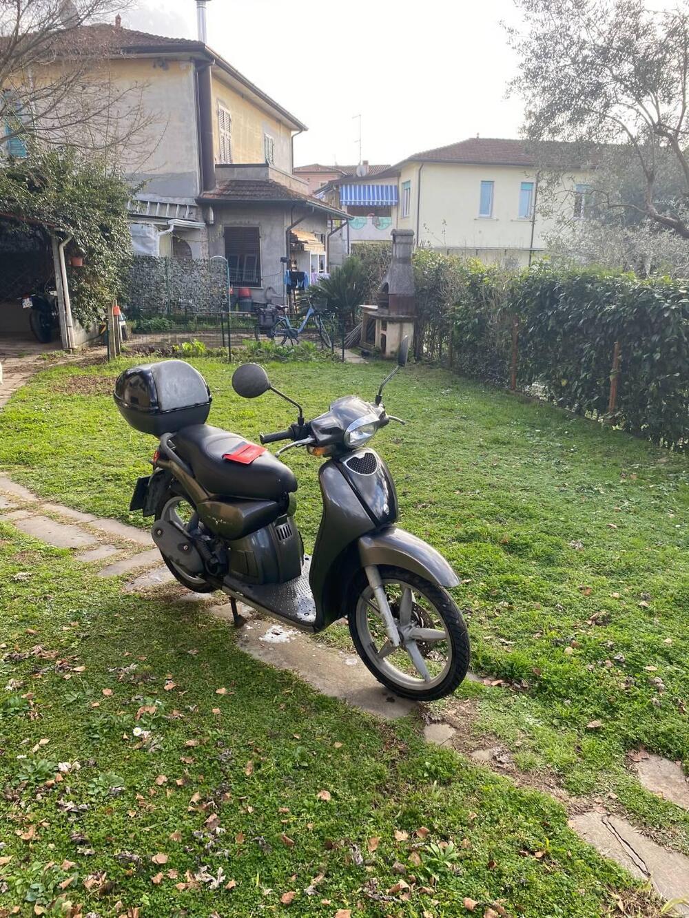 Aprilia Scarabeo 100 4t (2007 - 16) (2)