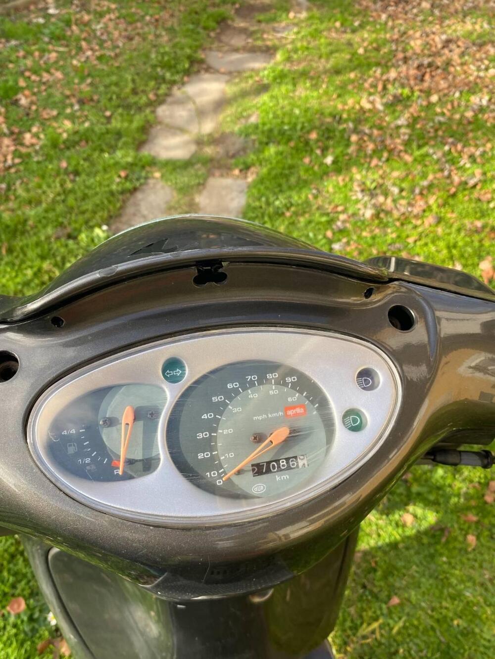 Aprilia Scarabeo 100 4t (2007 - 16) (4)