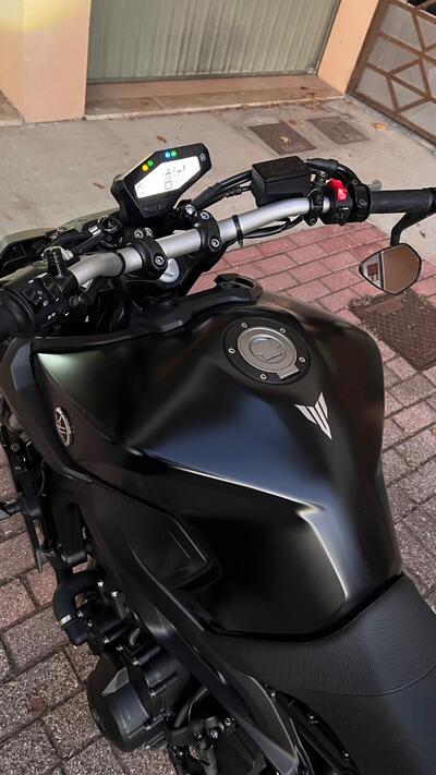 Yamaha MT-09 (2017 - 20) usata