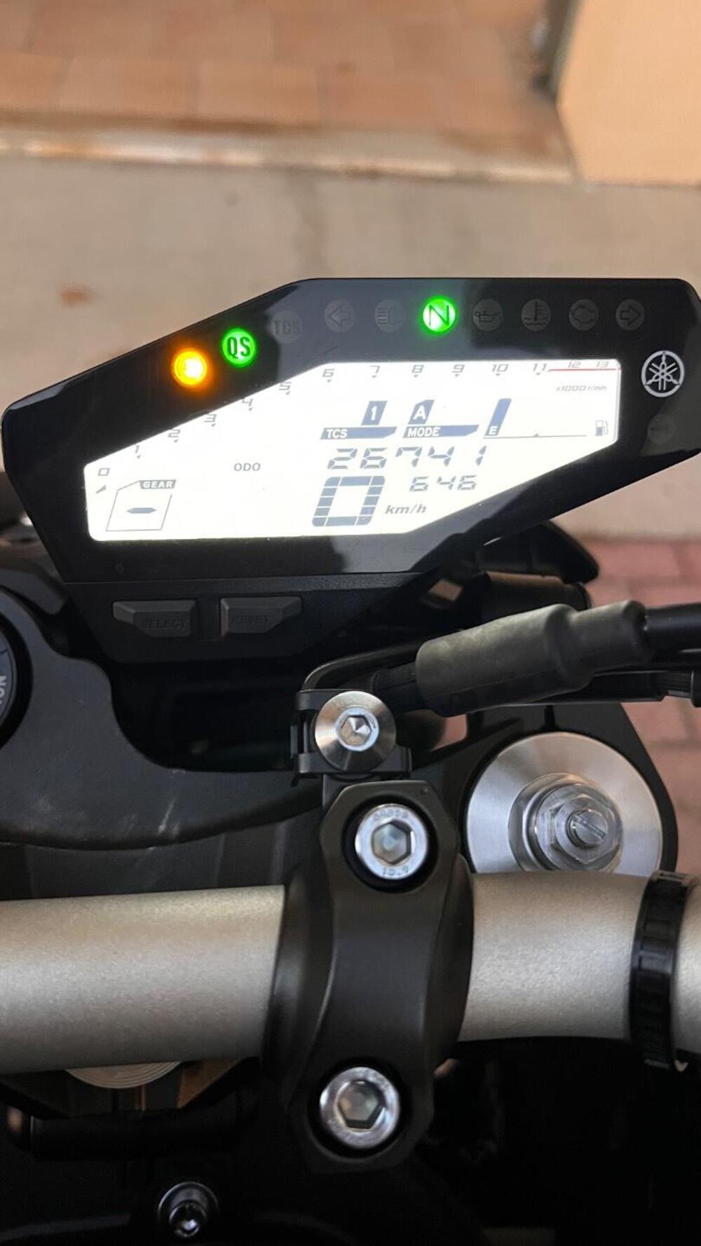 Yamaha MT-09 (2017 - 20) (4)