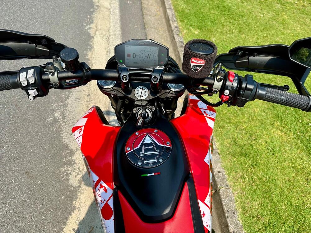 Ducati Hypermotard 950 RVE (2022 - 25) (6)