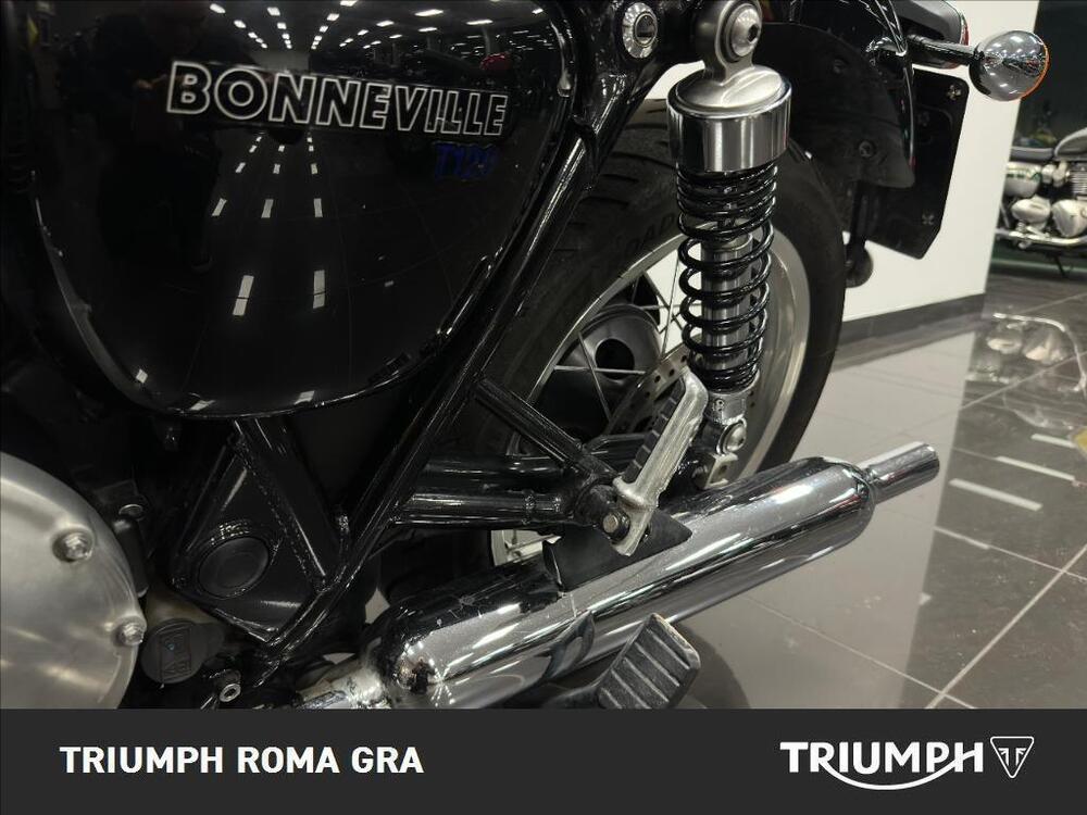 Triumph Bonneville T120 Stealth Edition (2024) (10)