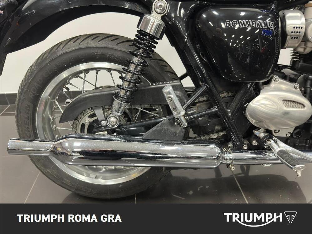 Triumph Bonneville T120 Stealth Edition (2024) (5)