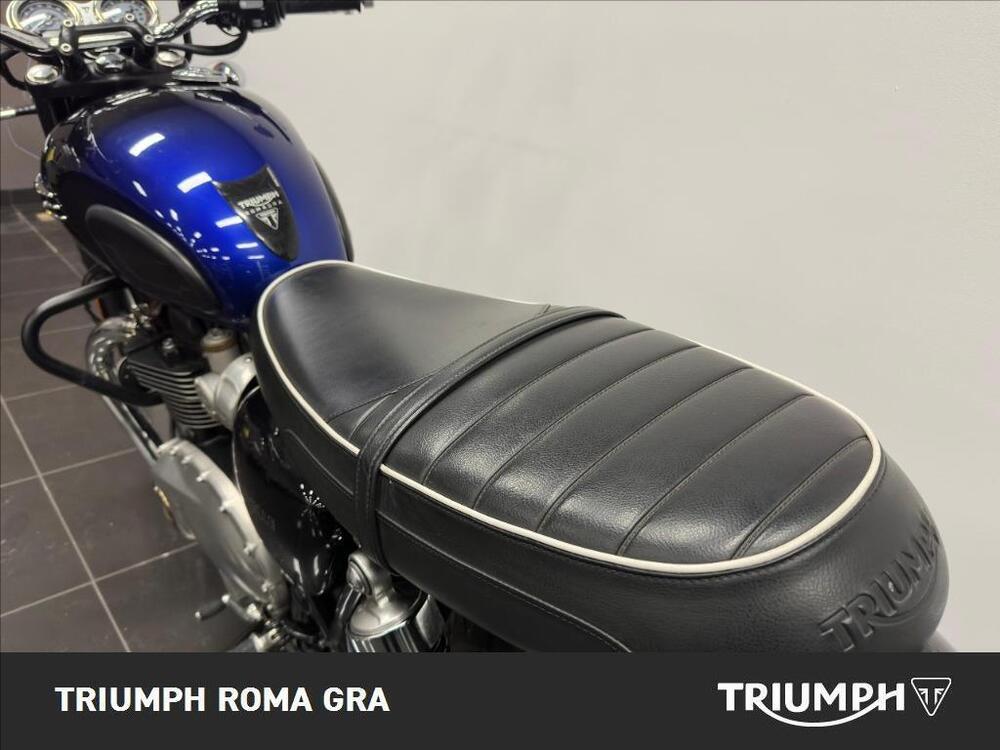 Triumph Bonneville T120 Stealth Edition (2024) (12)