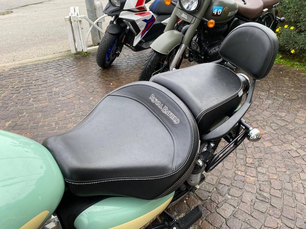 Royal Enfield Meteor 350 Aurora (2024 - 26) (11)