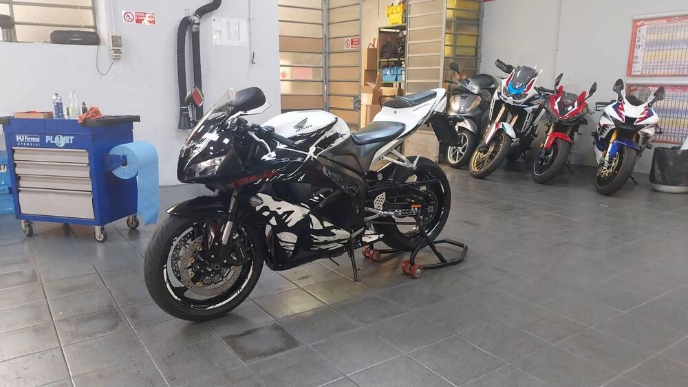 Honda CBR 600 RR (2009 - 12) (2)