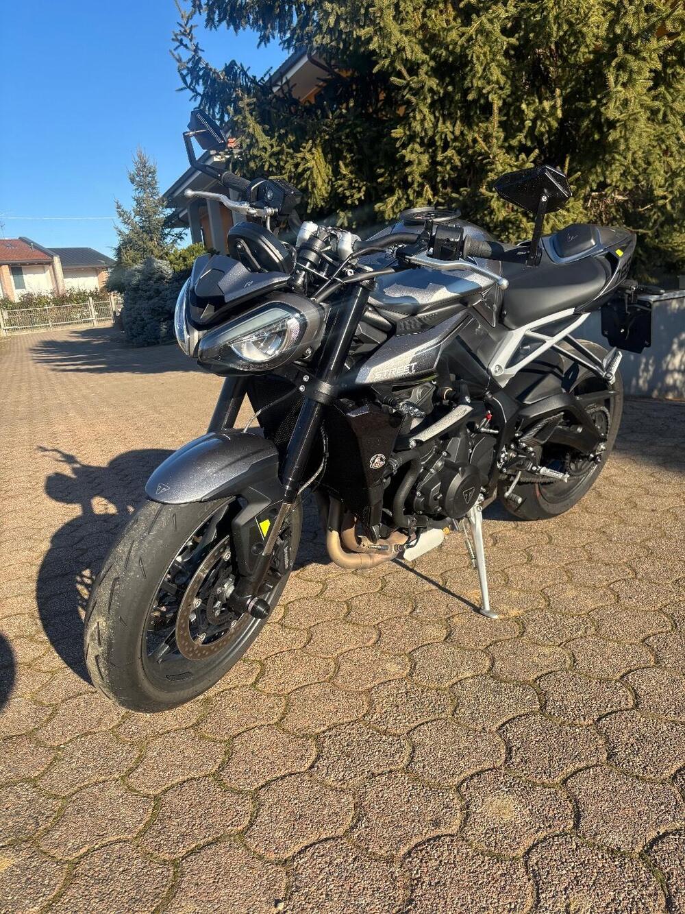 Triumph Street Triple 765 R (2023 - 26)