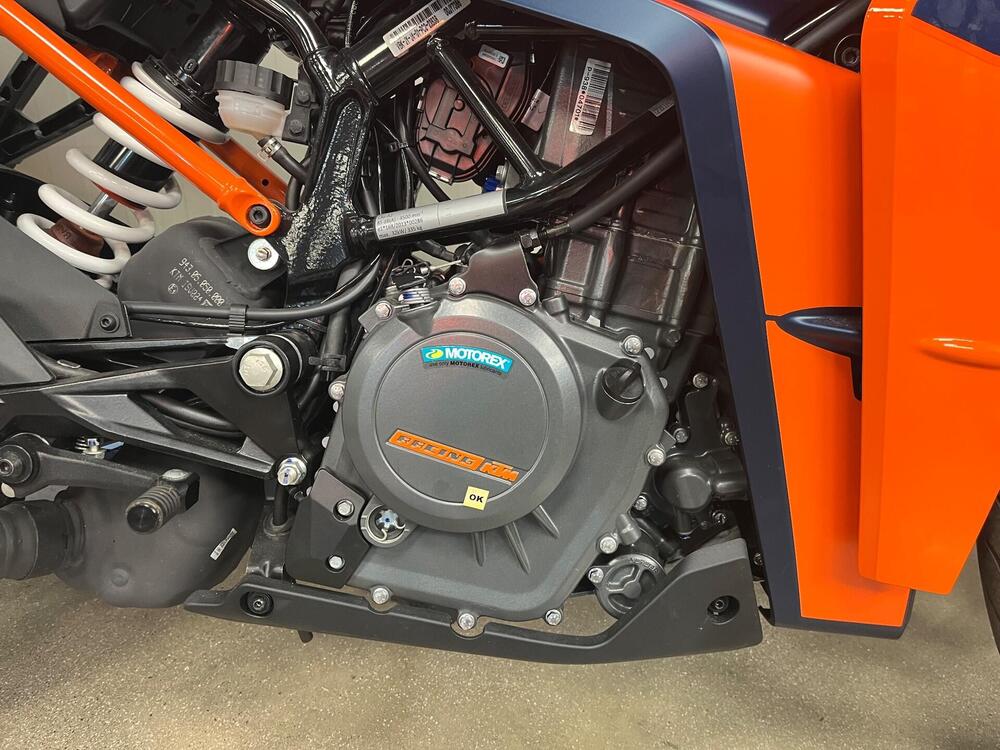 KTM RC 390 (2022 - 26) (4)