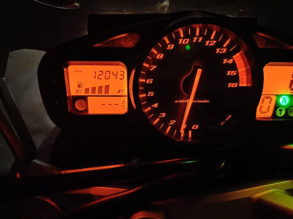 Suzuki GSR 600 (2006 - 11) (2)