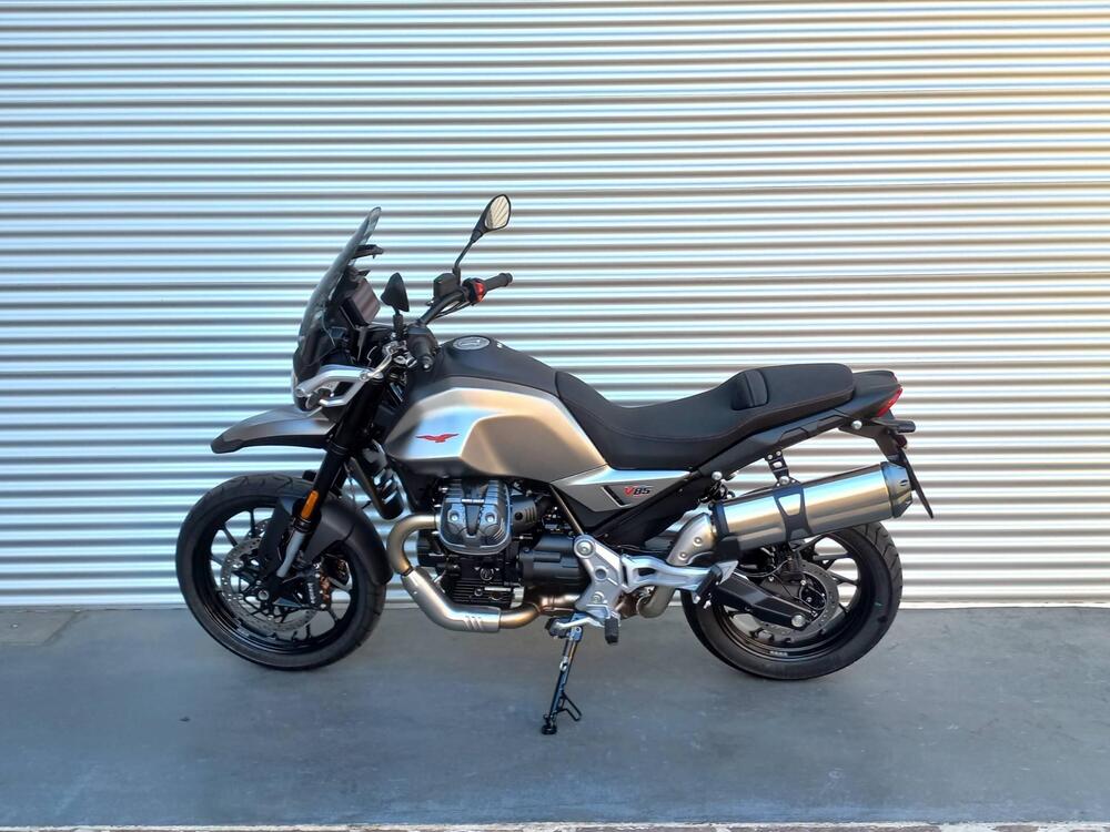 Moto Guzzi V85 Strada (2024 - 26) (6)