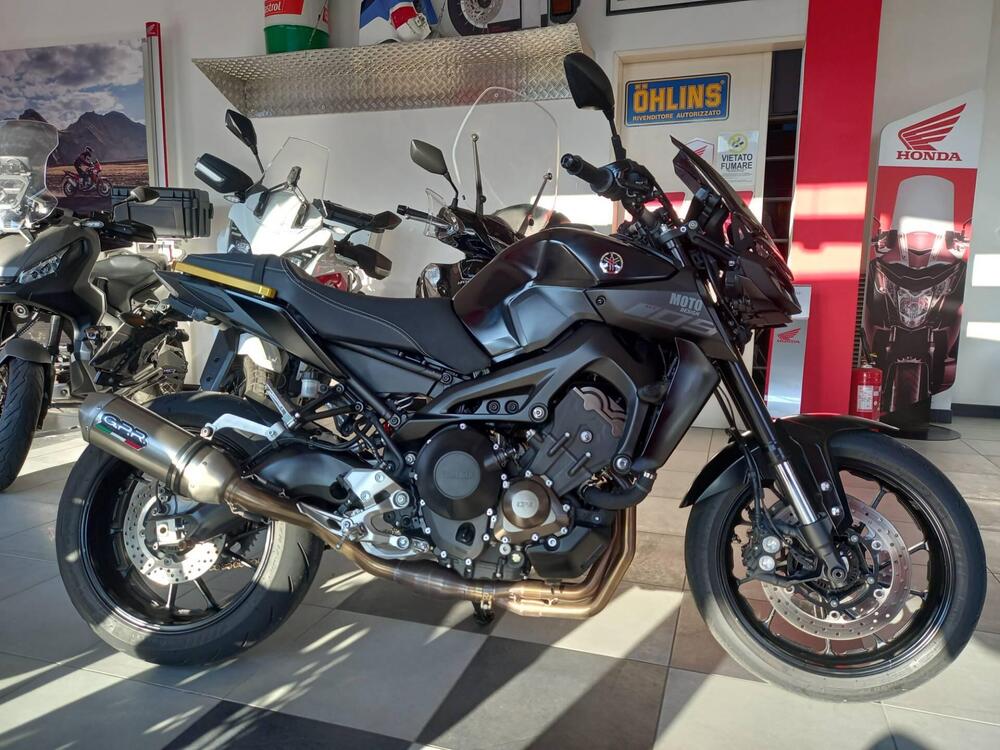 Yamaha MT-09 (2017 - 20) (2)